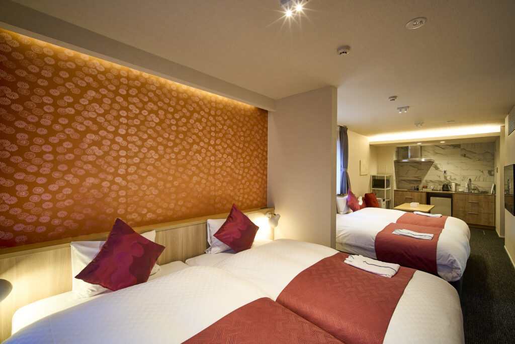 Room "AKA"(Red) for 4 Guests