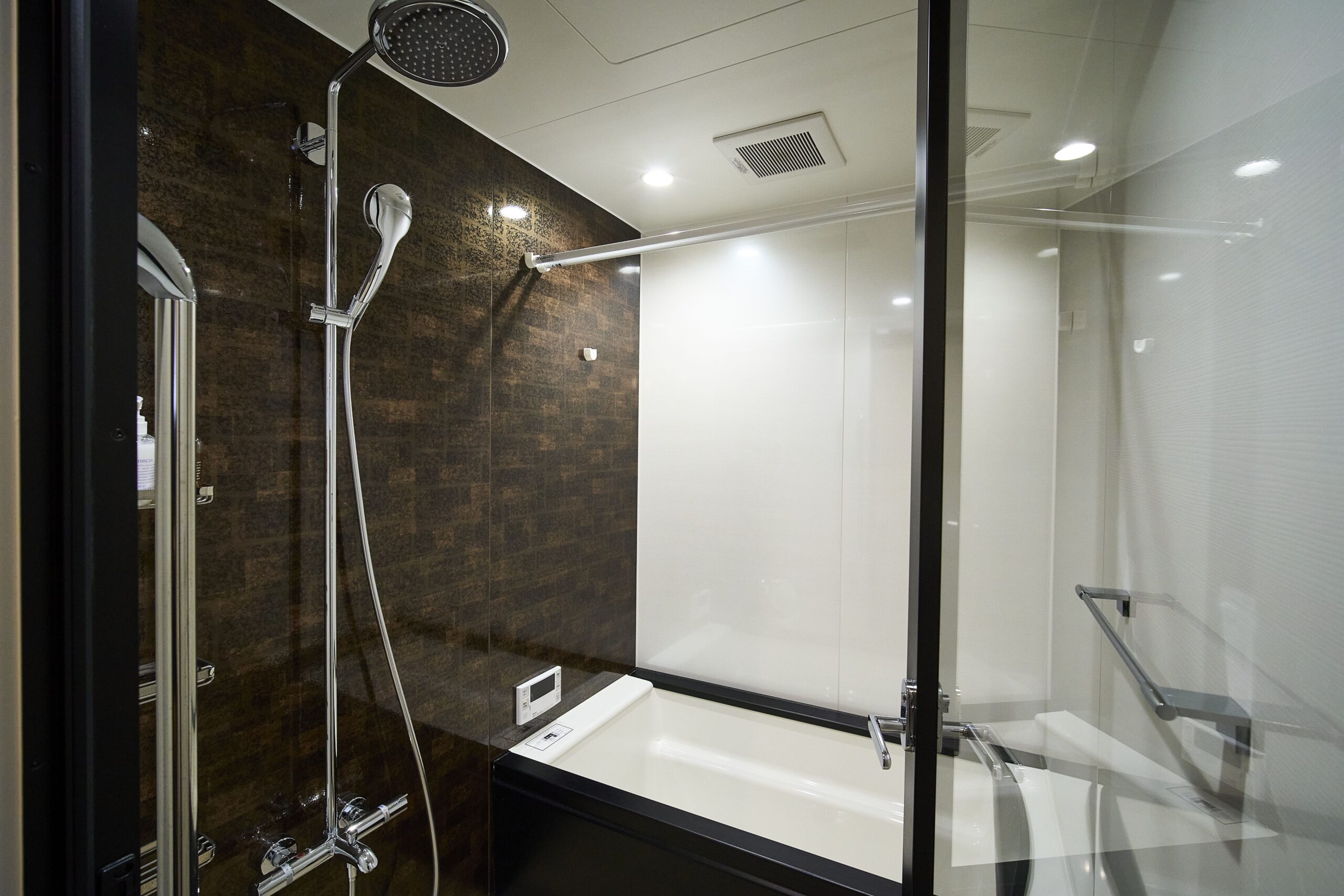 Twin Room "AKA"(Red)