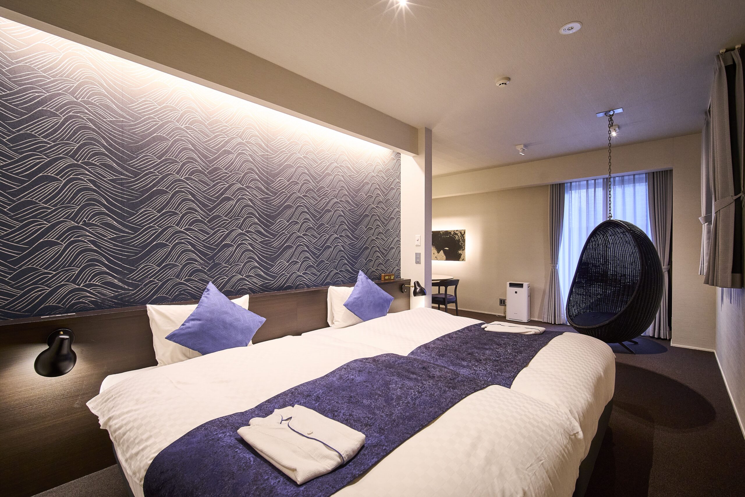 Luxury Twin Room "AO"(Blue) with Hanging Chair