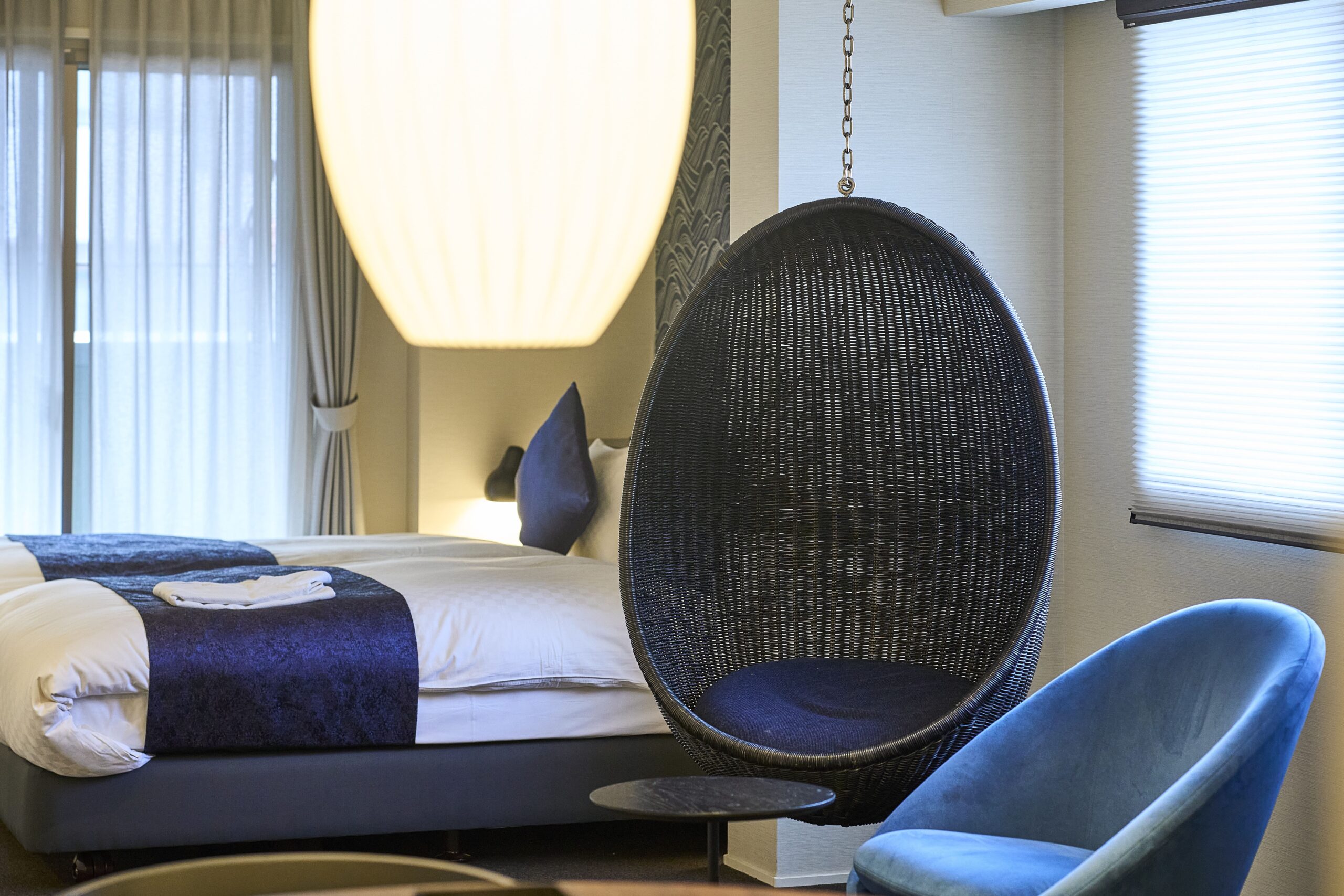 Luxury Twin Room "AO"(Blue) with Hanging Chair